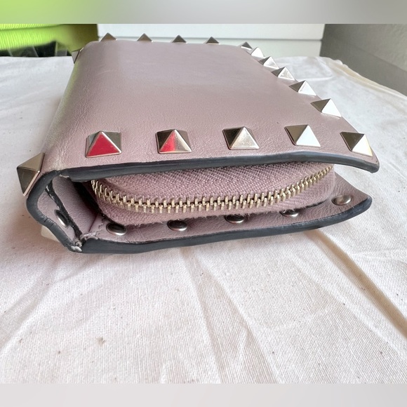 VALENTINO GARAVANI Rockstud Blush Bifold Snap Smooth Leather Compact Wallet - Picture 7 of 14